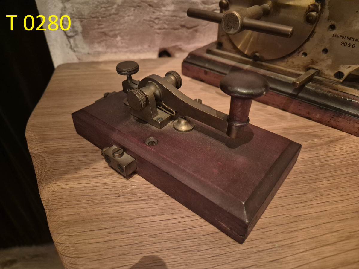 telegraph key