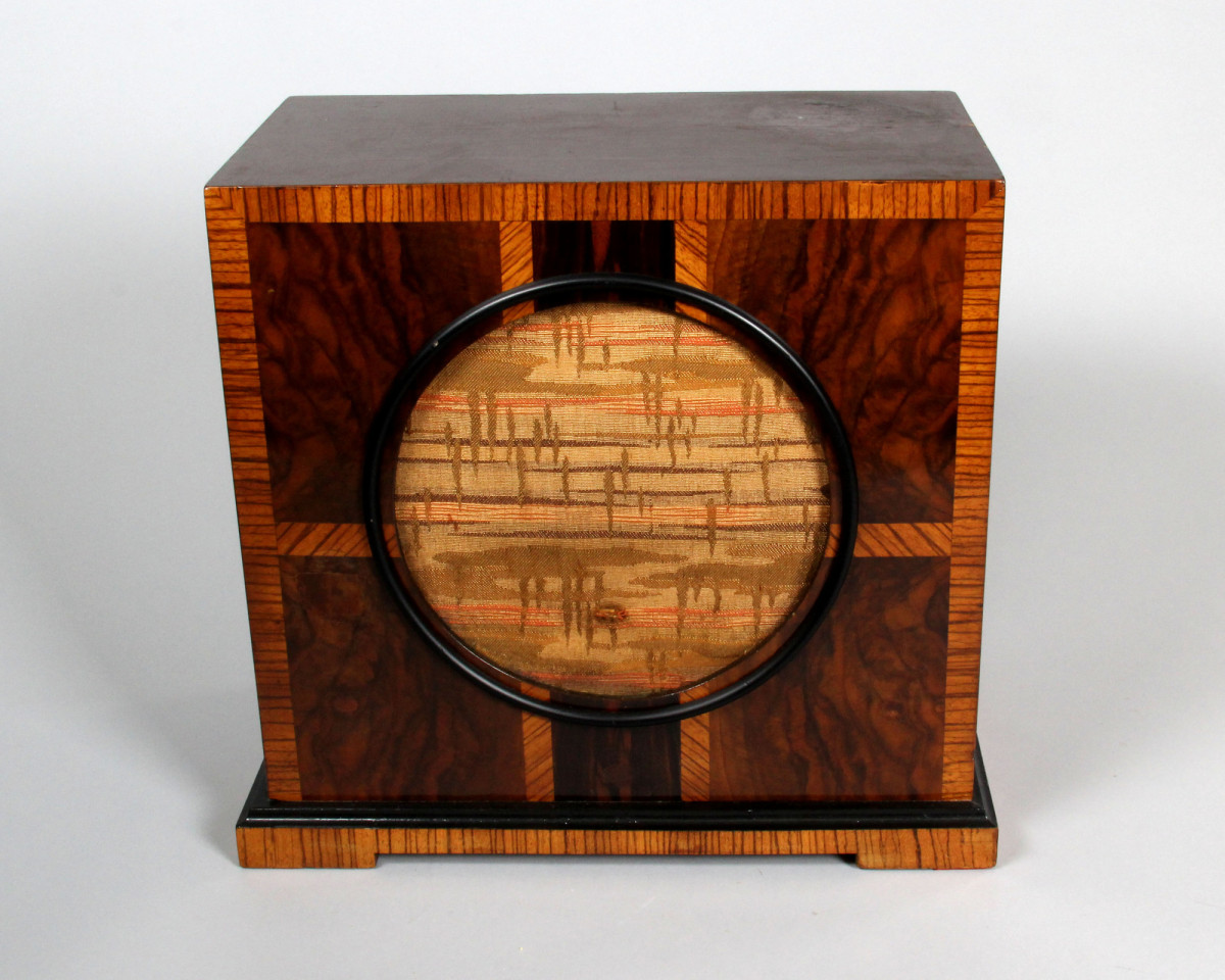 Intarz speaker