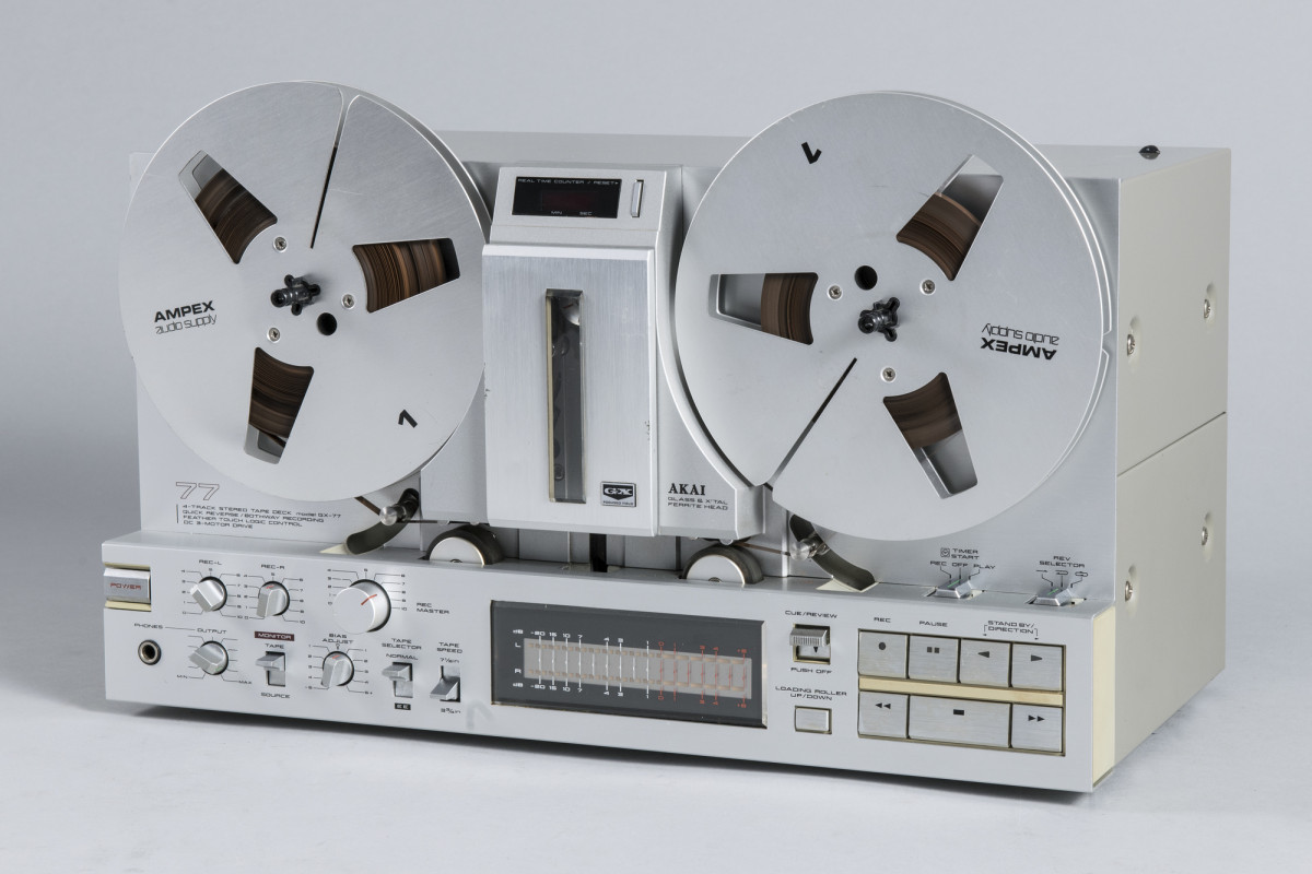 AKAI GX 77
