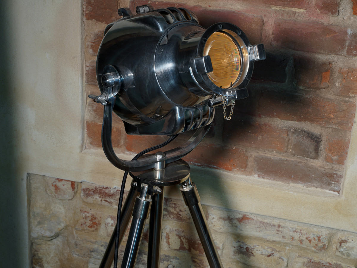 studio spotlight PATT 23 - metal tripod