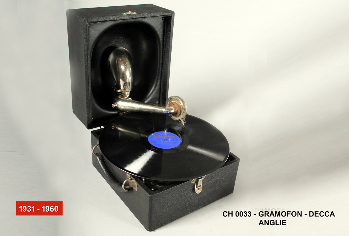 DECCA Junior